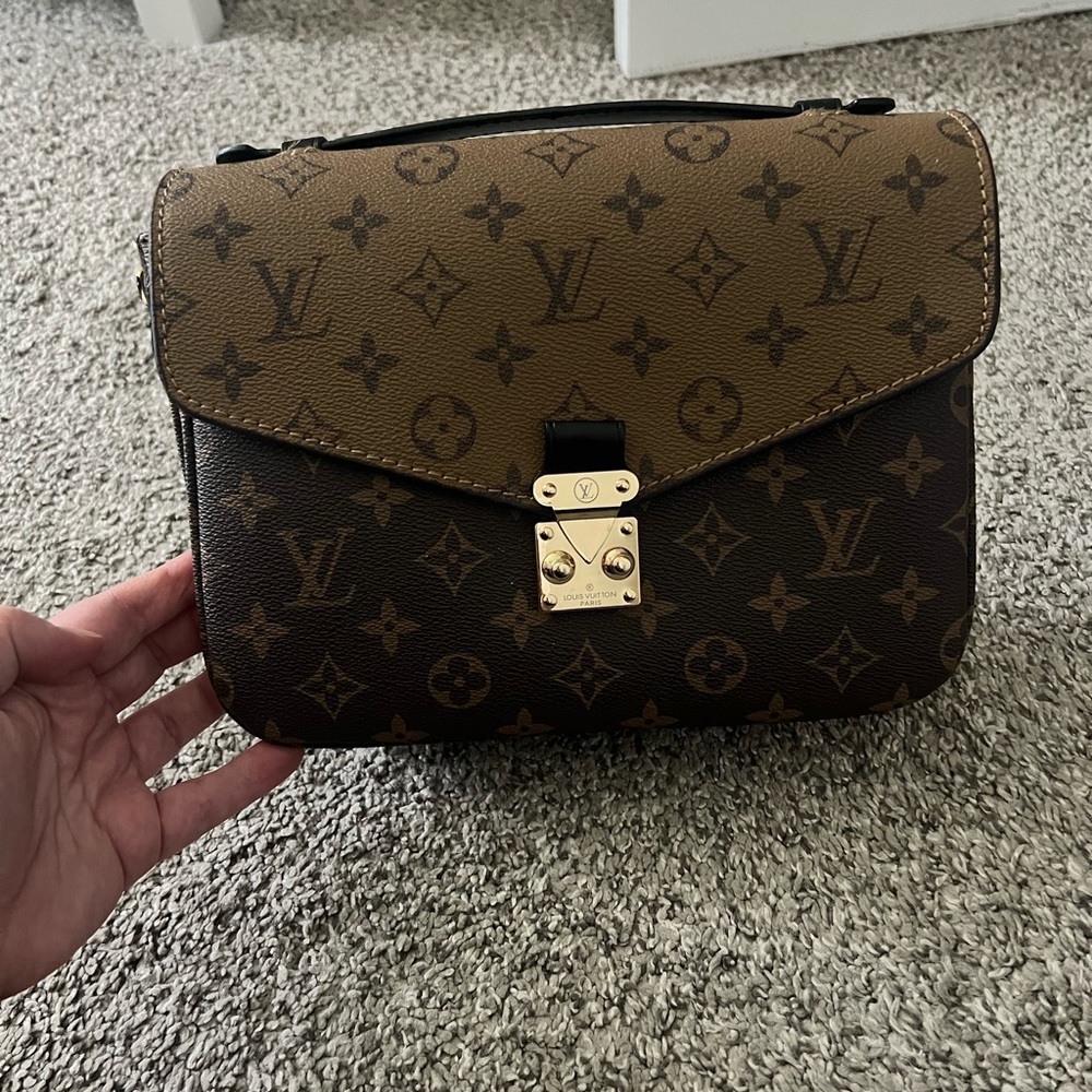 Louis Vuitton Pochette Métis